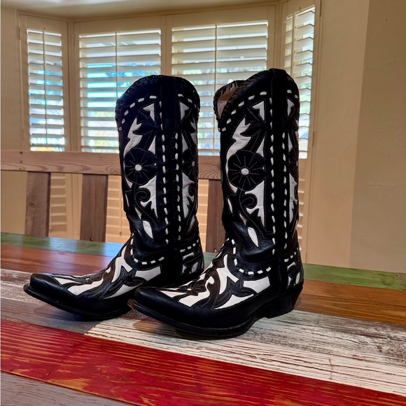 Lane Women's Black and White Western Boots - Picture 2 of 7